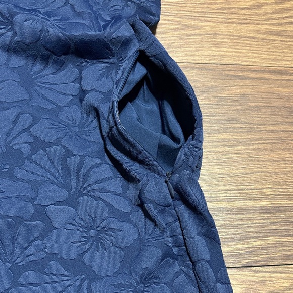 🔥🔥J. McLaughlin Blue Midi Dress with Relaxed Fit and Sleeveless Design Size: XS🔥 - Picture 8 of 10